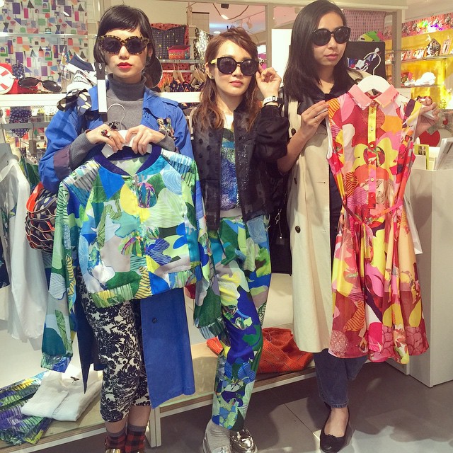 韓国ブランドすき♡♡♡友達に聞いてラフォーレ原宿に遊びに行ってきた@yuikoyoshizaki ちゃんと#ATSEOUL の野田さんとみんなでサングラスをかけて♡♡♡16日までらしいよ可愛かった#ATSEOUL pop up shop #fashion #korea